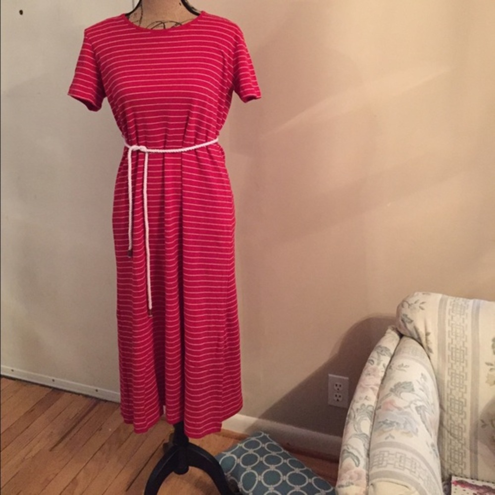 Red dress - Picture 4 of 4